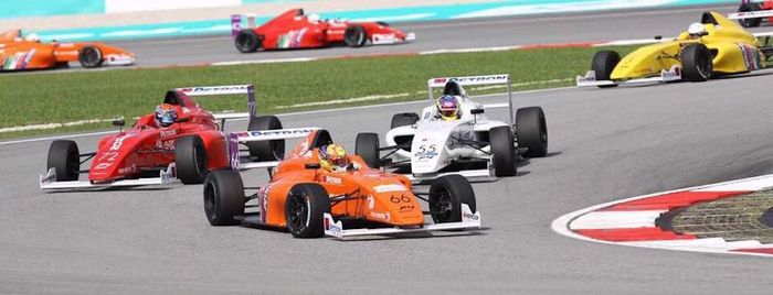 Никой не успя да финишира в надпреварата от Formula 4 в Малайзия